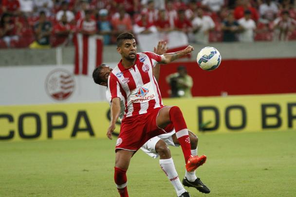 Veja as imagens com os lances do confronto na Arena Pernambuco, pela Copa do Brasil