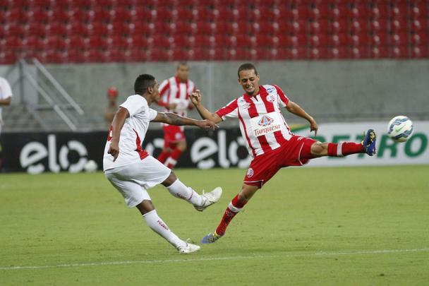 Veja as imagens com os lances do confronto na Arena Pernambuco, pela Copa do Brasil