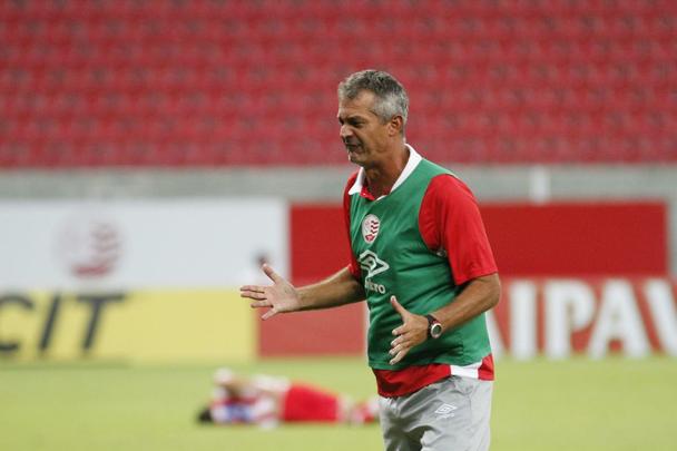 Veja as imagens com os lances do confronto na Arena Pernambuco, pela Copa do Brasil