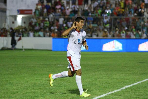 Vitria sertaneja maiscula, que d a vantagem ao Carcar de jogar at por uma derrota com um gol de diferena na Arena PE