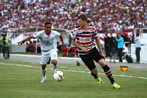 Santa Cruz e Salgueiro duelam no Arruda pela disputa do título pernambucano de 2015