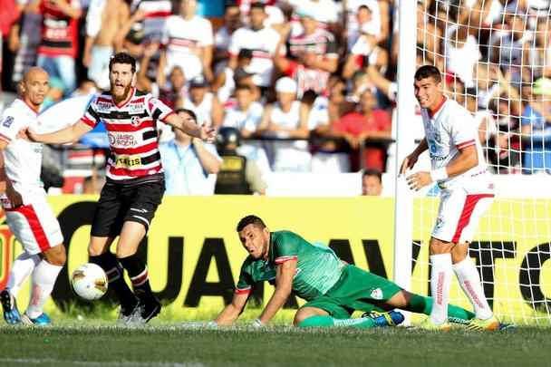 Santa Cruz e Salgueiro duelam no Arruda pela disputa do título pernambucano de 2015