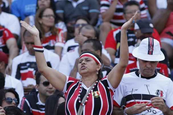 Santa Cruz e Salgueiro duelam no Arruda pela disputa do ttulo pernambucano de 2015