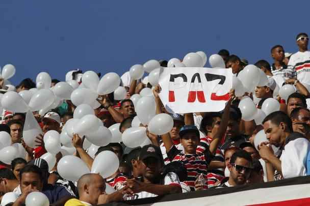 Santa Cruz e Salgueiro duelam no Arruda pela disputa do ttulo pernambucano de 2015