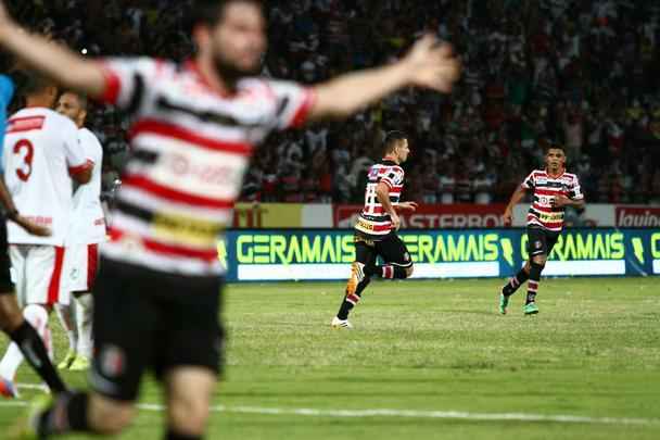 Santa Cruz e Salgueiro duelam no Arruda pela disputa do ttulo pernambucano de 2015