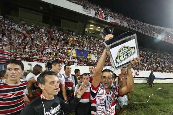 Santa Cruz festeja conquista do Campeonato Pernambucano