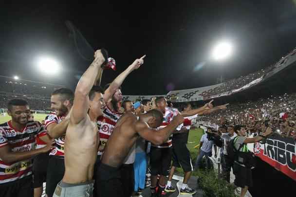 Santa Cruz festeja conquista do Campeonato Pernambucano 