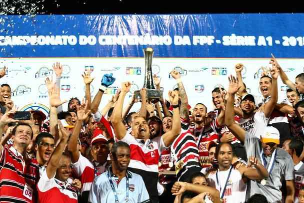 Santa Cruz festeja conquista do Campeonato Pernambucano 