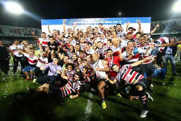 Santa Cruz festeja conquista do Campeonato Pernambucano 