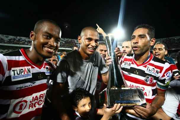 Santa Cruz festeja conquista do Campeonato Pernambucano 