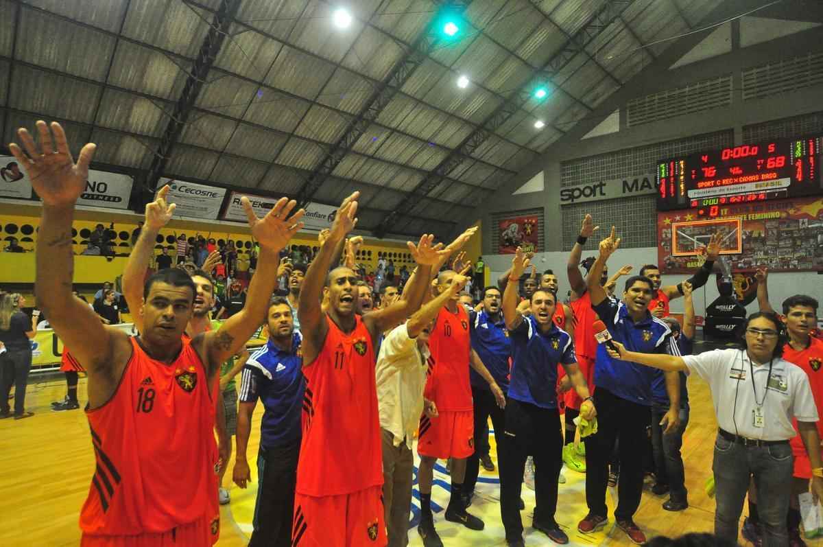Valia o ttulo para o Caxias do Sul. Mas o Leo foi guerreiro e conseguiu uma vitria que adiou a deciso para a prxima sexta-feira (08), quarto jogo da srie. 