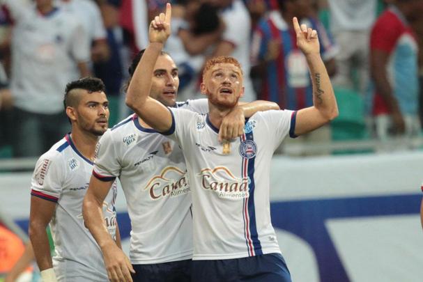 BAHIA - Vice-campeão do Nordeste e campeão baiano, o Tricolor de Aço chega ao Brasileiro da Série B como uma das equipes favoritas ao acesso. O time, comandado pelo técnico Sérgio Soares, conta com várias peças conhecidas dos pernambucanos: o zagueiro Titi (Náutico), o lateral direito Tony (Santa Cruz), o volante Souza (Náutico), o meia Tiago Real (Náutico), o meia-atacante Willians (Sport), o atacante Léo Gamalho (Santa Cruz) e o atacante Kieza (Náutico).