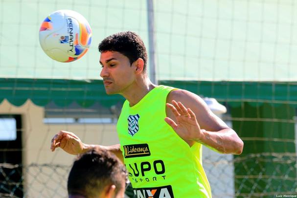 FIGUEIRENSE - Ex-zagueiro do Sport na temporada passada, Ferron não foi procurado pelo clube rubro-negro para renovar contrato e acerto rapidamente com Figueirense.