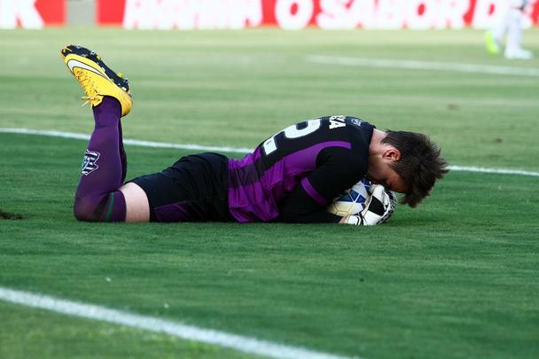 Dominando o jogo desde o início, o Leão não teve dificuldades para vencer o Figueirense por 4 a 1