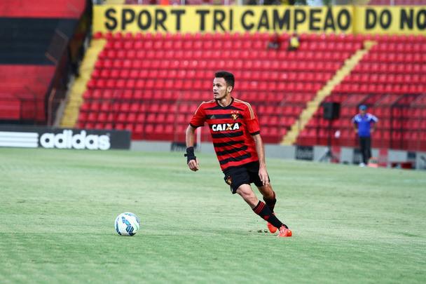 Dominando o jogo desde o início, o Leão não teve dificuldades para vencer o Figueirense por 4 a 1