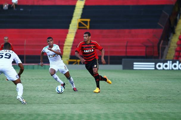 Dominando o jogo desde o início, o Leão não teve dificuldades para vencer o Figueirense por 4 a 1