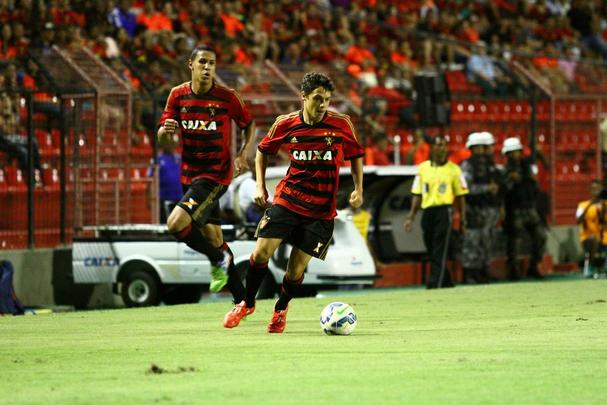 Dominando o jogo desde o início, o Leão não teve dificuldades para vencer o Figueirense por 4 a 1