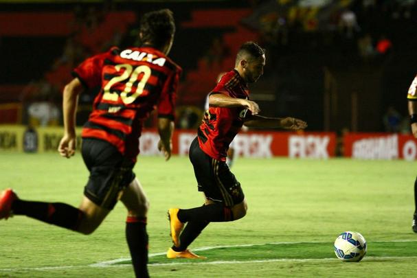 Dominando o jogo desde o início, o Leão não teve dificuldades para vencer o Figueirense por 4 a 1