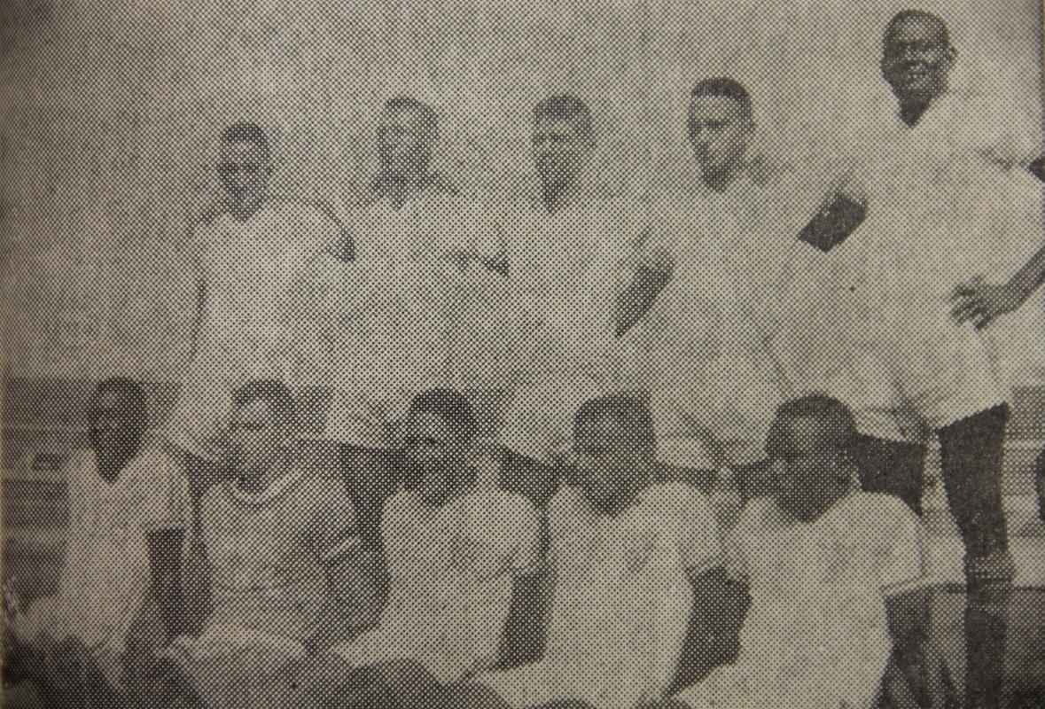 Formao de treino da Seleo Cacareco em preparao para o Sul-Americano Extra (Copa Amrica), em 1959, no Equador. 