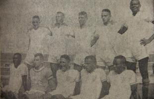 Formao de treino da Seleo Cacareco em preparao para o Sul-Americano Extra (Copa Amrica), em 1959, no Equador. 