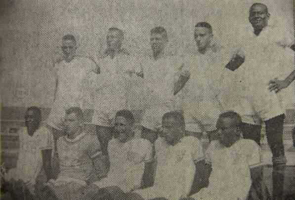 Formação de treino da Seleção Cacareco em preparação para o Sul-Americano Extra (Copa América), em 1959, no Equador.