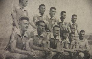 Segunda formao de treino da Seleo Cacareco em preparao para o Sul-Americano Extra (Copa Amrica), em 1959, no Equador. 