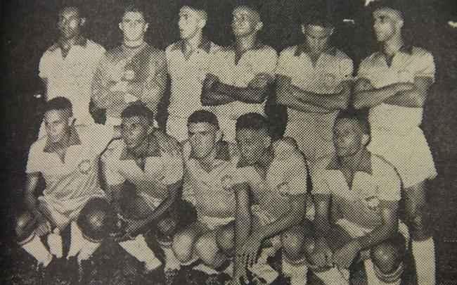 Formação da Seleção Cacareco que enfrentou o Uruguai no Sul-Americano Extra (Copa América) de 1959, no Equador. Partida foi válida pela segunda rodada e terminou com derrota para os brasileiros: 3 a 0.