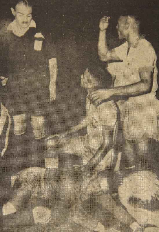 Lance do jogo entre a Seleo Cacareco e o Uruguai no Sul-Americano Extra (Copa America) de 1959, no Equador.