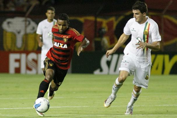 18/03/15 - Na Copa do Nordeste, Elber também foi importante. No jogo de volta contra o Sampaio Corrêa, pela primeira fase da competição, o Sport precisava da vitória para manter suas chances de classificação. No finalzinho da primeira etapa, o camisa 7 apareceu para abrir o placar - e o caminho para as quartas de final.