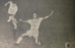 Lance do jogo entre a Seleo Cacareco e o Uruguai no Sul-Americano Extra (Copa Amrica) de 1959, no Equador.
