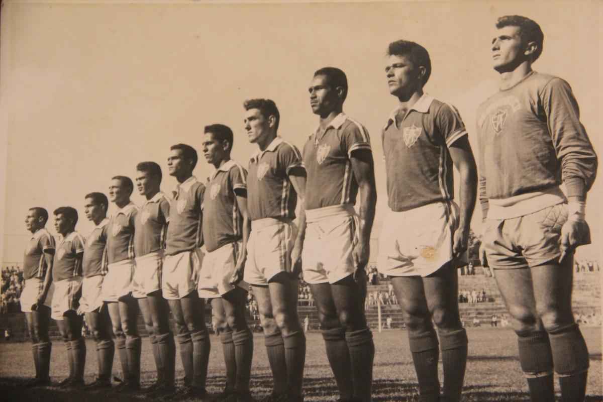 Depois de disputar a Copa Amrica, a Seleo voltou ainda mais forte  e com poucas mudanas na lista de atletas para a disputa do Campeonato Brasileiro de Selees - principal torneio nacional na poca. Em campo, a equipe desbancou o poderoso Rio de Janeiro. Perdeu apenas um jogo para o So Paulo, de Pel, por 3 a 1 e acabou ficando com o vice-campeonato. A melhor marca da histria, fechando com chave de ouro a trajetria da Cacareco.
