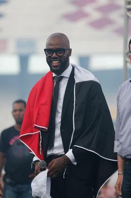 Grafite foi recebido por mais de três mil pessoas no Arruda. O jogador assina contrato de um ano com o Santa