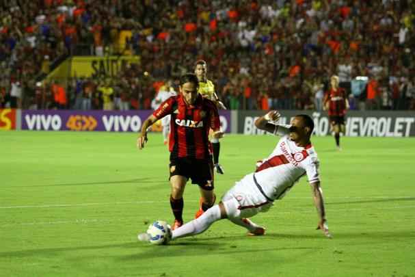 Não deu muito tempo para o Internacional mostrar a que veio. Com um primeiro tempo sufocante, o Sport logo abriu 3 a 0 no placar e somente administrou o resultado na 2ª etapa, diante de um rival que mal conseguiu se achar em campo