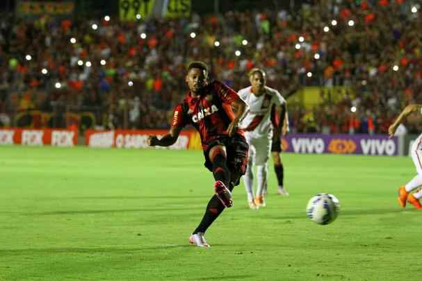 Não deu muito tempo para o Internacional mostrar a que veio. Com um primeiro tempo sufocante, o Sport logo abriu 3 a 0 no placar e somente administrou o resultado na 2ª etapa, diante de um rival que mal conseguiu se achar em campo