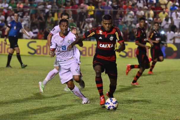 O mais recente confronto entre Flamengo e um time pernambucano foi nesta mesma edio da Copa do Brasil. Antes de enfrentar o Nutico, o time carioca eliminou o Salgueiro. No precisou, sequer, fazer o jogo de volta, j que fez 2 a 0 no Cornlio de Barros