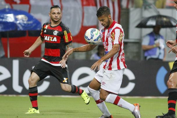 A torcida compareceu. Fez mosaico. E o Nutico at criou oportunidades. Mas no conseguiu aproveit-las. Pagou caro: com gols de Jorge e Guerrero, o Flamengo venceu o Timbu e deu fim  trajetria alvirrubra na Copa do Brasil