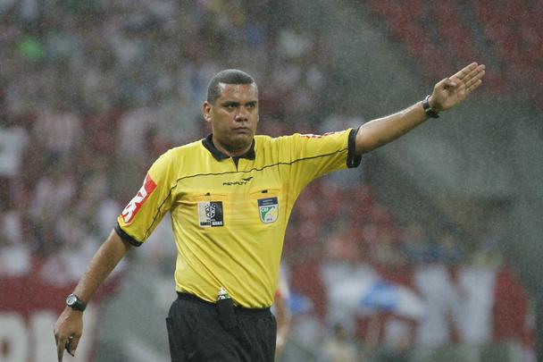 A torcida compareceu. Fez mosaico. E o Nutico at criou oportunidades. Mas no conseguiu aproveit-las. Pagou caro: com gols de Jorge e Guerrero, o Flamengo venceu o Timbu e deu fim  trajetria alvirrubra na Copa do Brasil