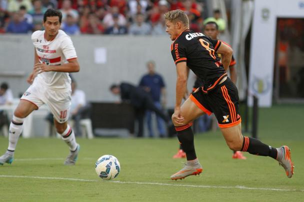 A Arena Pernambuco ficou lotada por 41.994 mil torcedores - novo público recorde do estádio