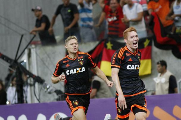 Estreante da noite, Ferrugem foi acionado aps o intervalo para a vaga de Elber. Fazendo uma funo ttica importante para a equipe, o jogador foi coroado no final da partida com um gol logo na estreia com a camisa do Sport