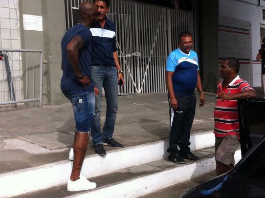 Com documentao em trmite na CBF, o novo centroavante aguarda regularizao para poder atuar