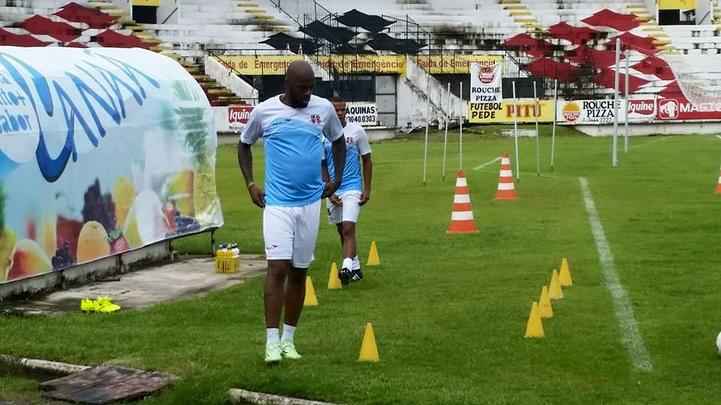 Com documentao em trmite na CBF, o novo centroavante aguarda regularizao para poder atuar