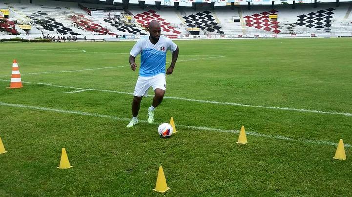 Com documentao em trmite na CBF, o novo centroavante aguarda regularizao para poder atuar