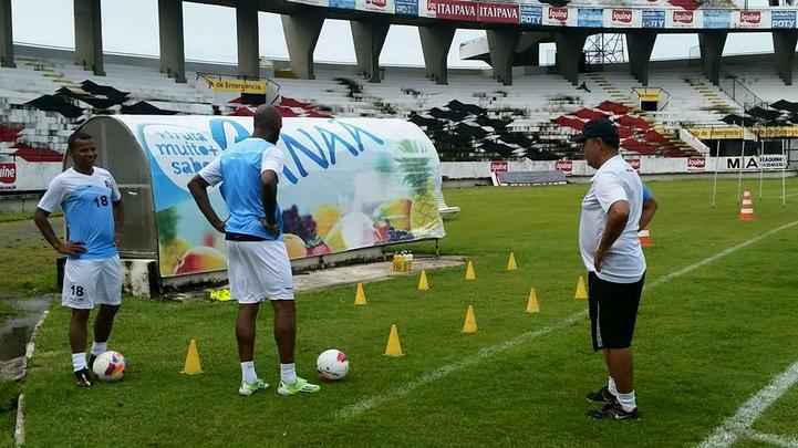 Com documentao em trmite na CBF, o novo centroavante aguarda regularizao para poder atuar