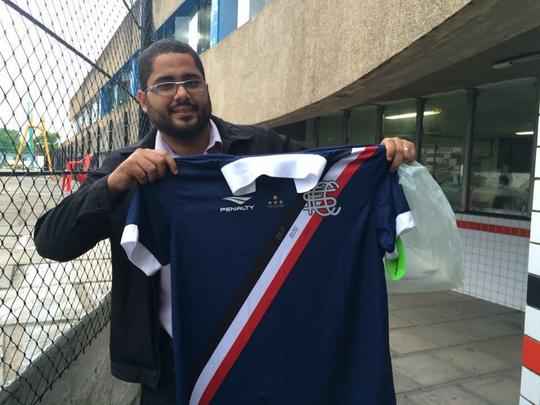 Torcedores do Santa Cruz se queixaram da organização, mas ficaram satisfeitos com a nova camisa