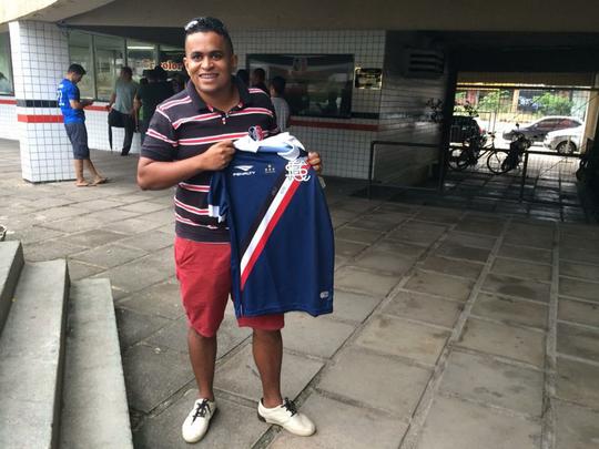 Torcedores do Santa Cruz se queixaram da organização, mas ficaram satisfeitos com a nova camisa