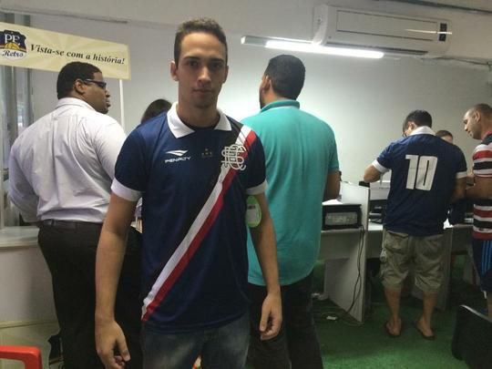 Torcedores do Santa Cruz se queixaram da organização, mas ficaram satisfeitos com a nova camisa