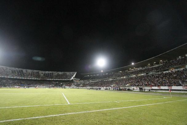 Estreando o terceiro uniforme, os jogadores do Santa Cruz souberam aproveitar as chances que criaram