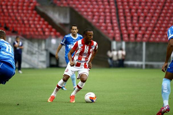 Pela segunda vez nessa Série B, o Náutico desapontou sua torcida dentro de casa. O Timbu conseguiu sair na frente com Fabiano Eller, mas faltou ousadia. Foi o que bastou para o Macaé crescer no jogo e conquistar o empate, com gol do zagueiro Brinner, já no fim do segundo tempo