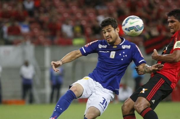 Imagens do confronto entre Sport e Cruzeiro, na Arena Pernambuco, pela 16 rodada do Campeonato Brasileiro