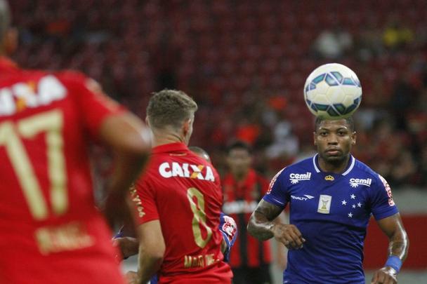 Imagens do confronto entre Sport e Cruzeiro, na Arena Pernambuco, pela 16 rodada do Campeonato Brasileiro